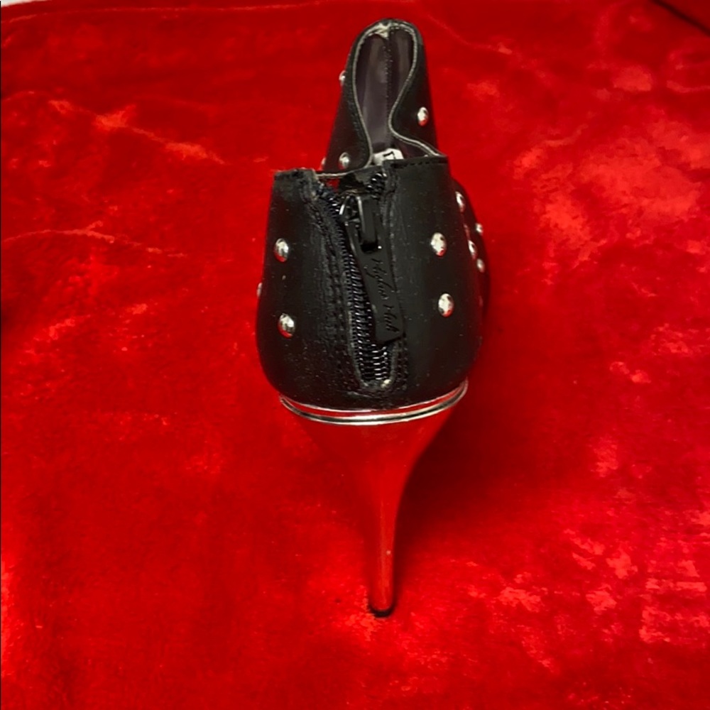 Heels - Picture 5 of 5